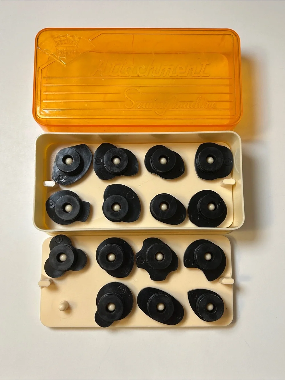 Zig Zag Deluxe Sewing Cams & Plastic Case Orange Lid Set of 15 Kenmore